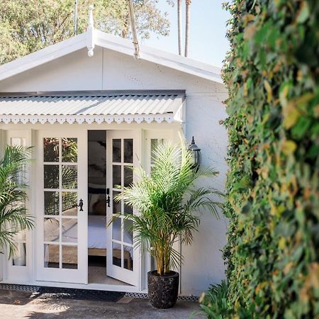 Studio 26: Central, Hampton'S Poolside Hideaway Кофс-Харбор Экстерьер фото