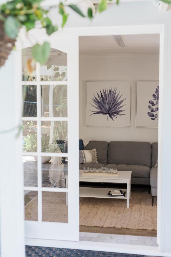 Studio 26: Central, Hampton'S Poolside Hideaway Кофс-Харбор Экстерьер фото
